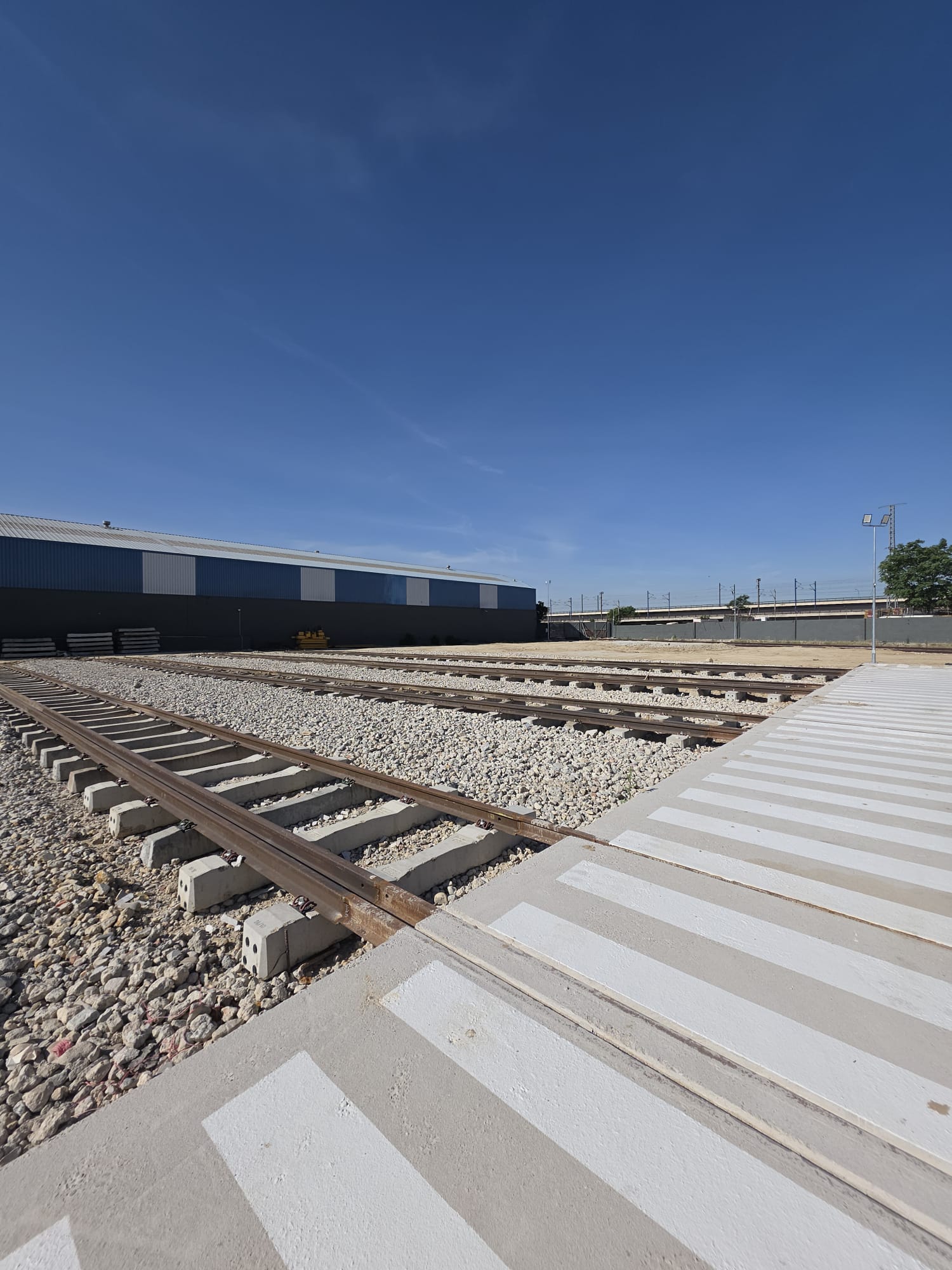 Vías de apartadero de la Terminal Santa Catalina, perspectiva desde el nivel de vía